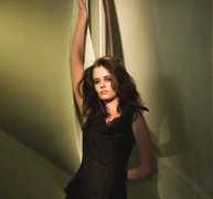 Bondgirl