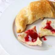 itsybitsyfoodies.com Croissants