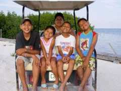 ambergriscaye.com Vianey