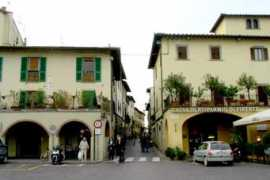 bridgeandtunnelclub.com Viaroma